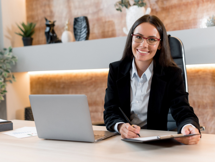 8 tips to become a more professional HR director assistant